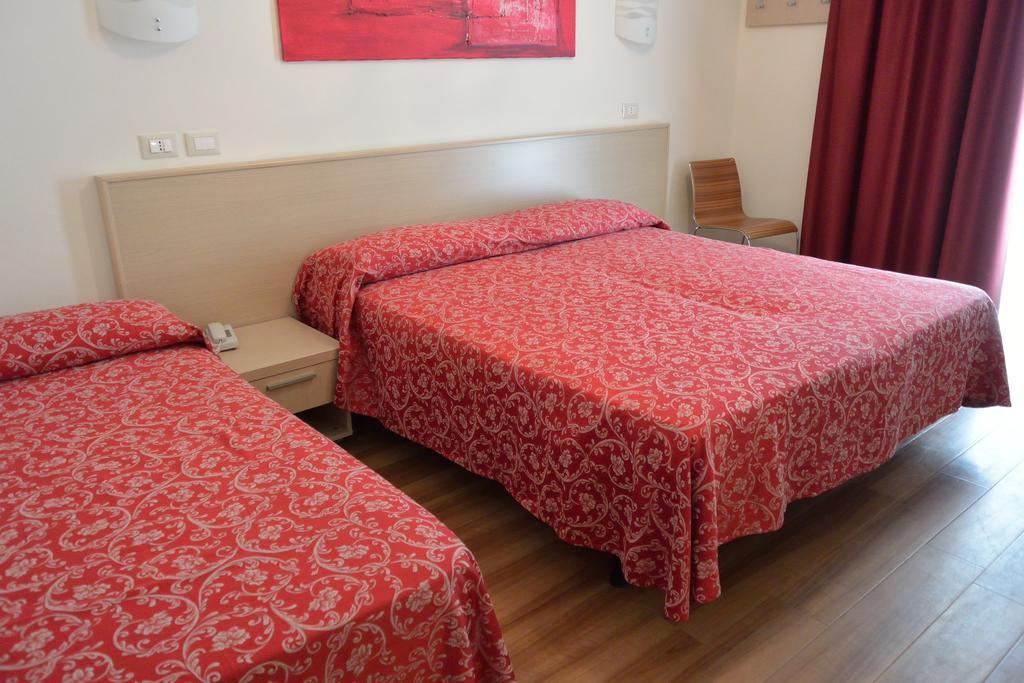 Hotel Castiglione Lignano Sabbiadoro Bilik gambar